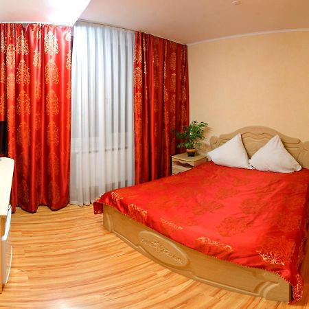 De Luxe Hotel Hmilnik Kültér fotó