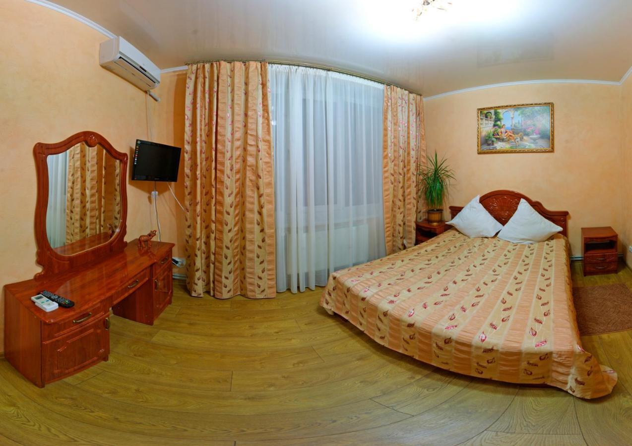 De Luxe Hotel Hmilnik Kültér fotó