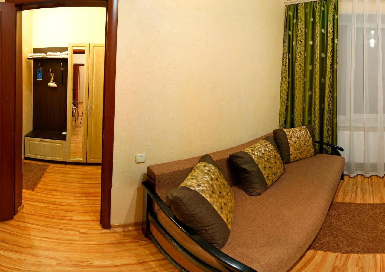 De Luxe Hotel Hmilnik Kültér fotó