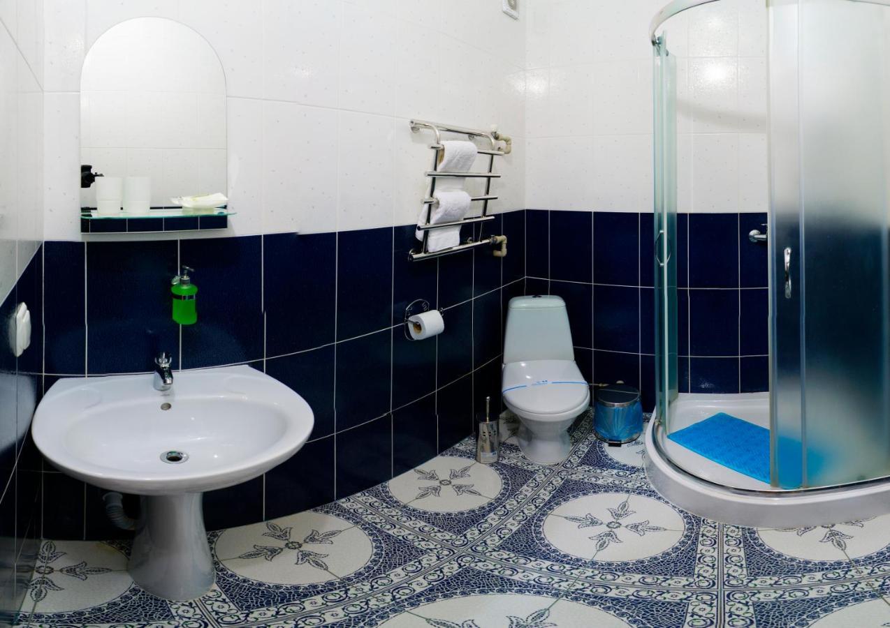 De Luxe Hotel Hmilnik Kültér fotó