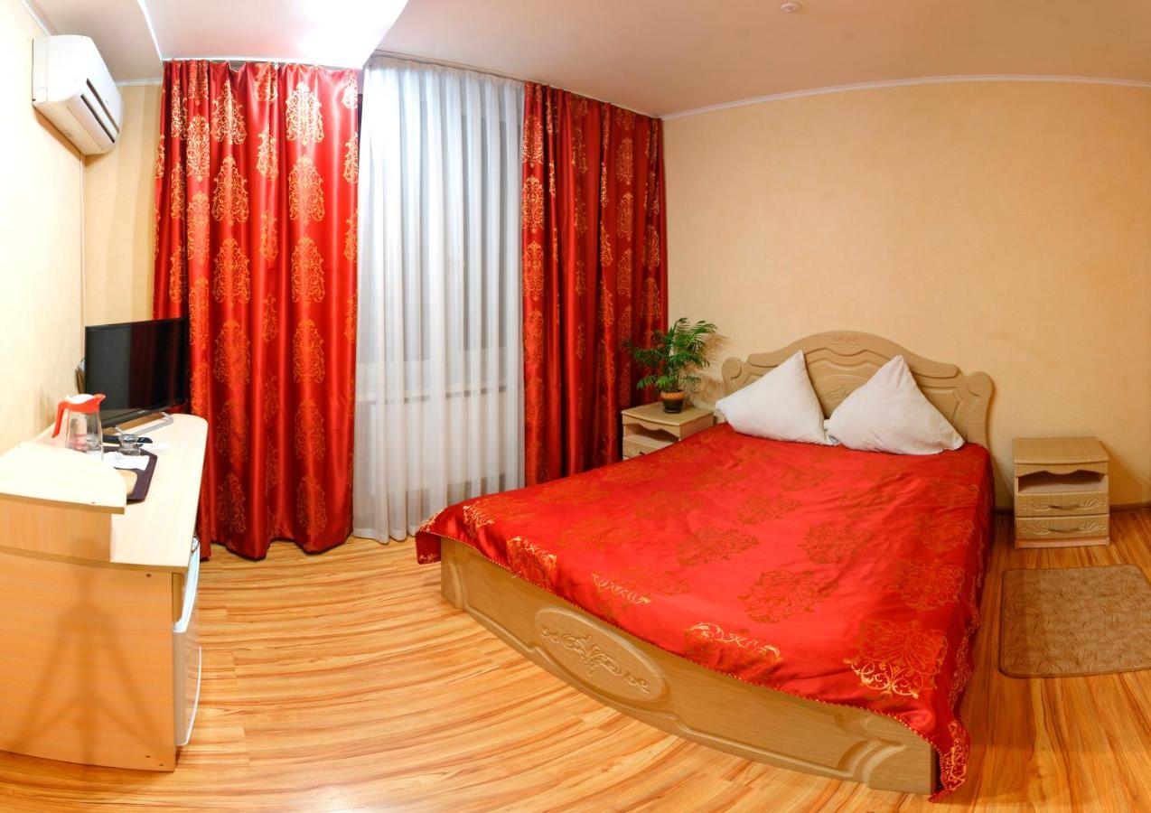 De Luxe Hotel Hmilnik Kültér fotó