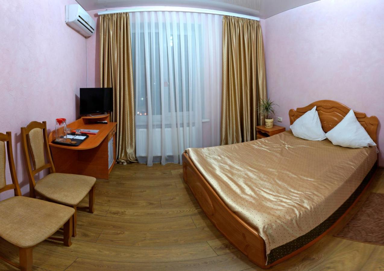 De Luxe Hotel Hmilnik Kültér fotó