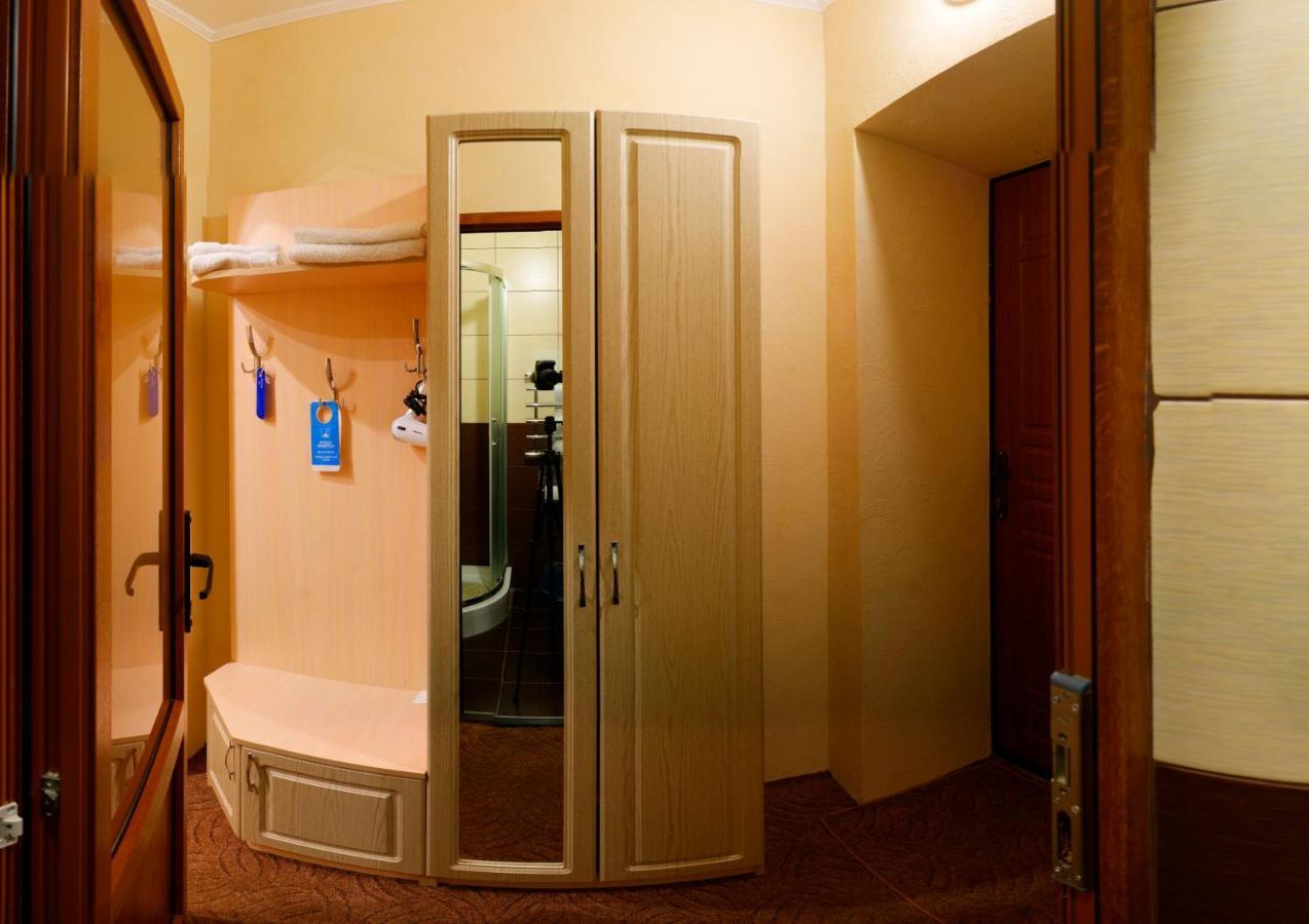 De Luxe Hotel Hmilnik Kültér fotó